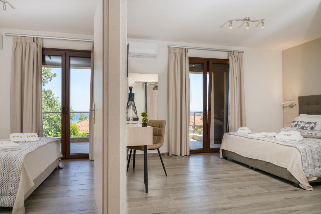 M&B Boutique Apartments Неа Рода Екстериор снимка