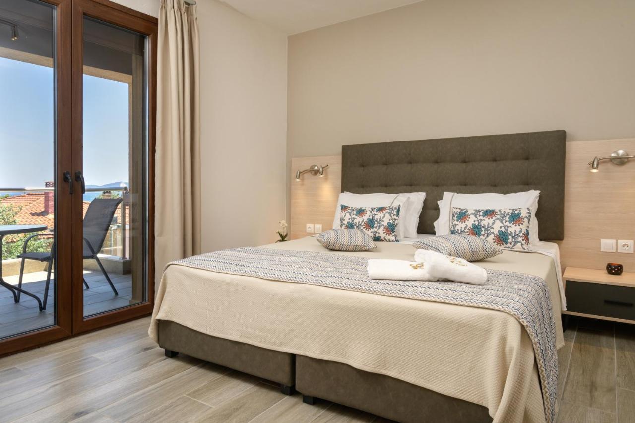 M&B Boutique Apartments Неа Рода Екстериор снимка