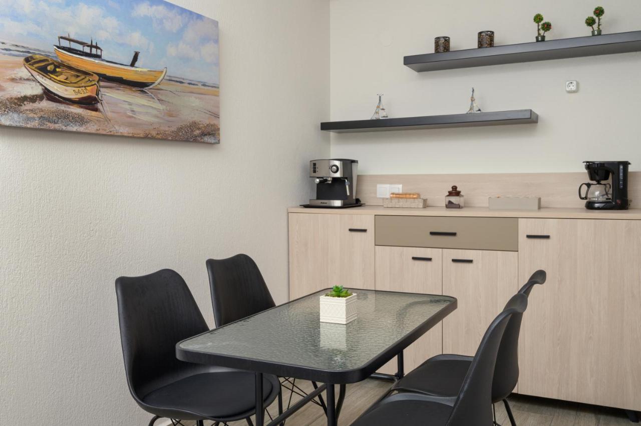 M&B Boutique Apartments Неа Рода Екстериор снимка