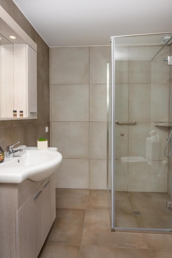 M&B Boutique Apartments Неа Рода Екстериор снимка