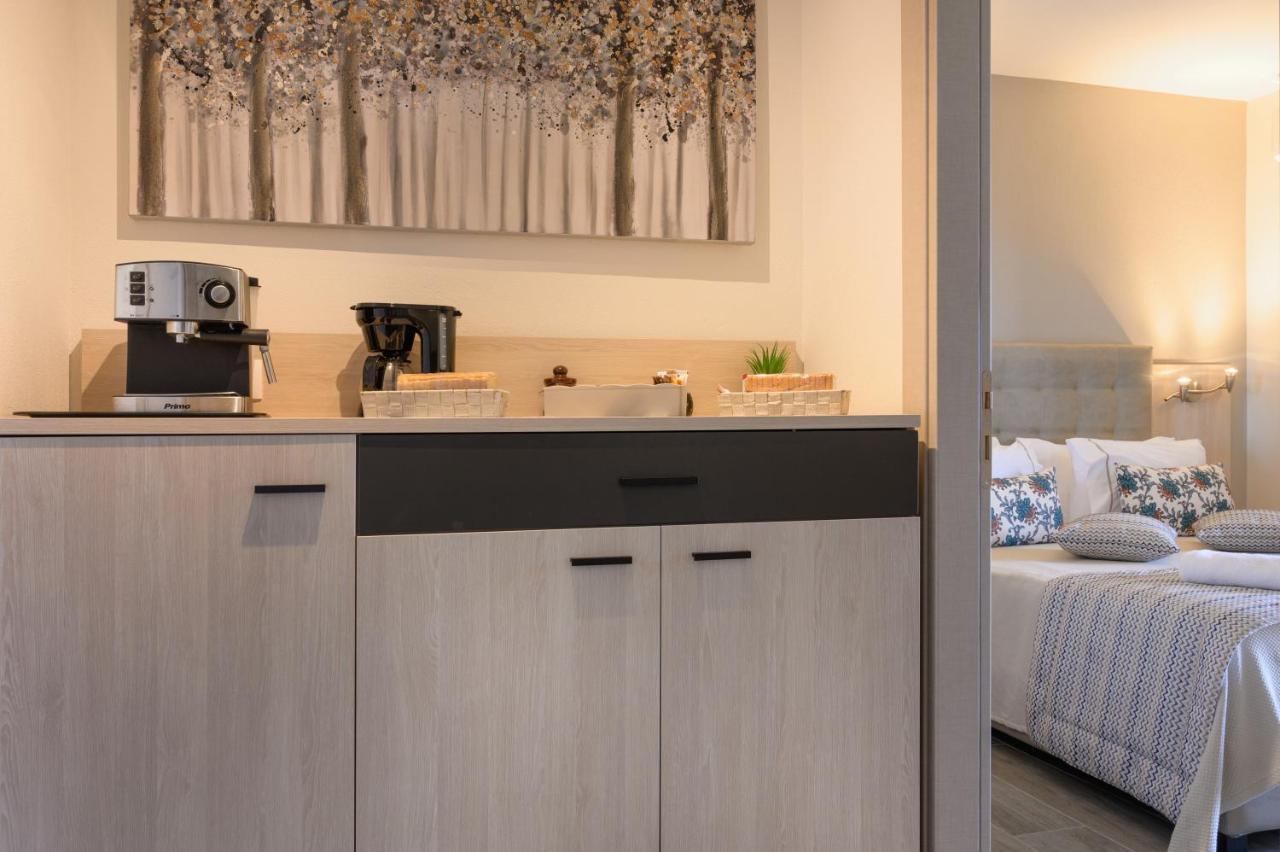 M&B Boutique Apartments Неа Рода Екстериор снимка